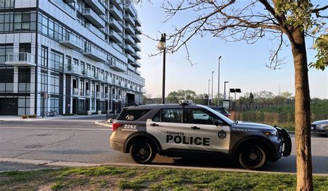 Woman killed in early morning Etobicoke shooting; male suspect fled on foot